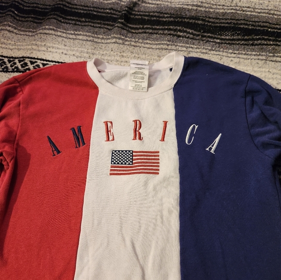Womens America color block crewneck, size small - Picture 2 of 11